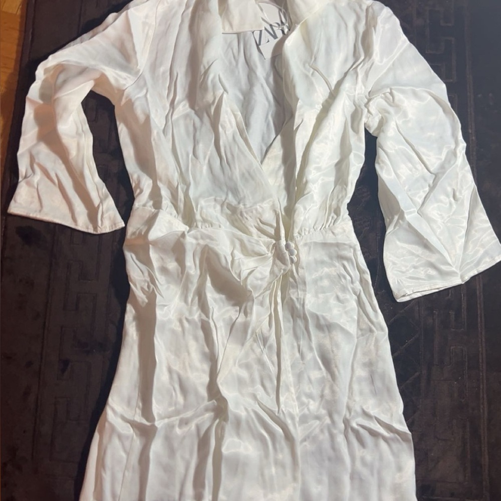Zara White slink type collared long sleeve mini dress